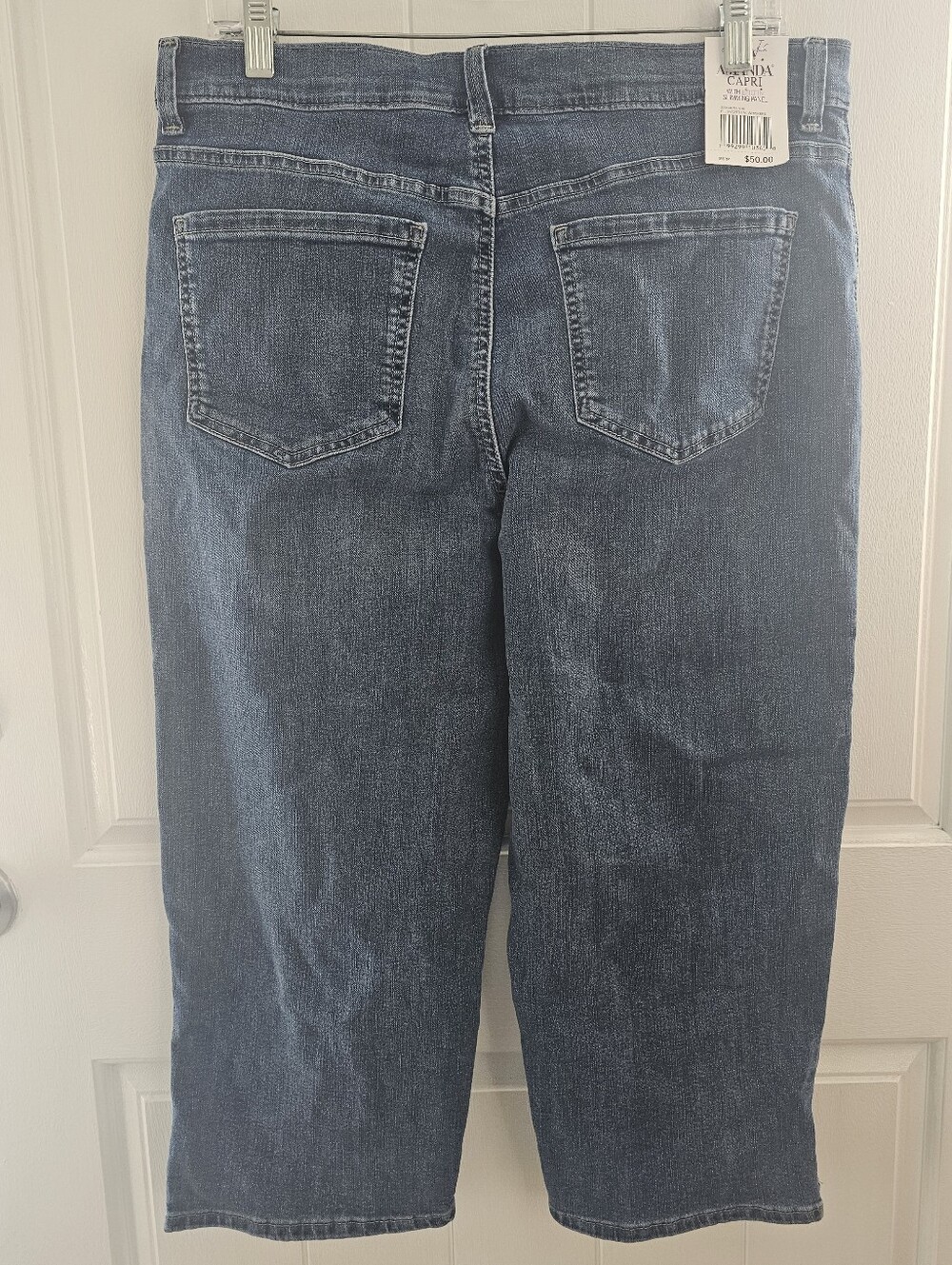 NWT GLORIA VANDERBILT Amanda Denim Capris Size 12